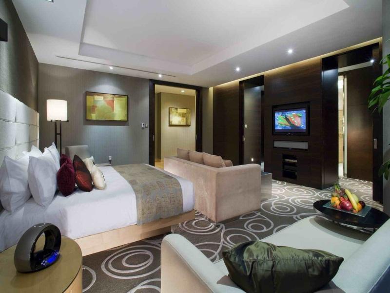 The Longemont Hotel